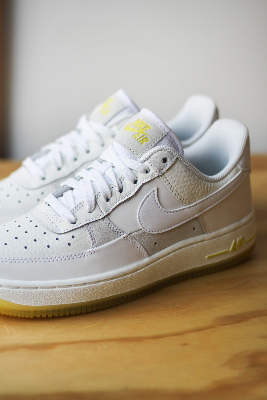 Wmns Nike Air Force 1 ‘07 Low (Summit White/White-Opti Yellow) 9W