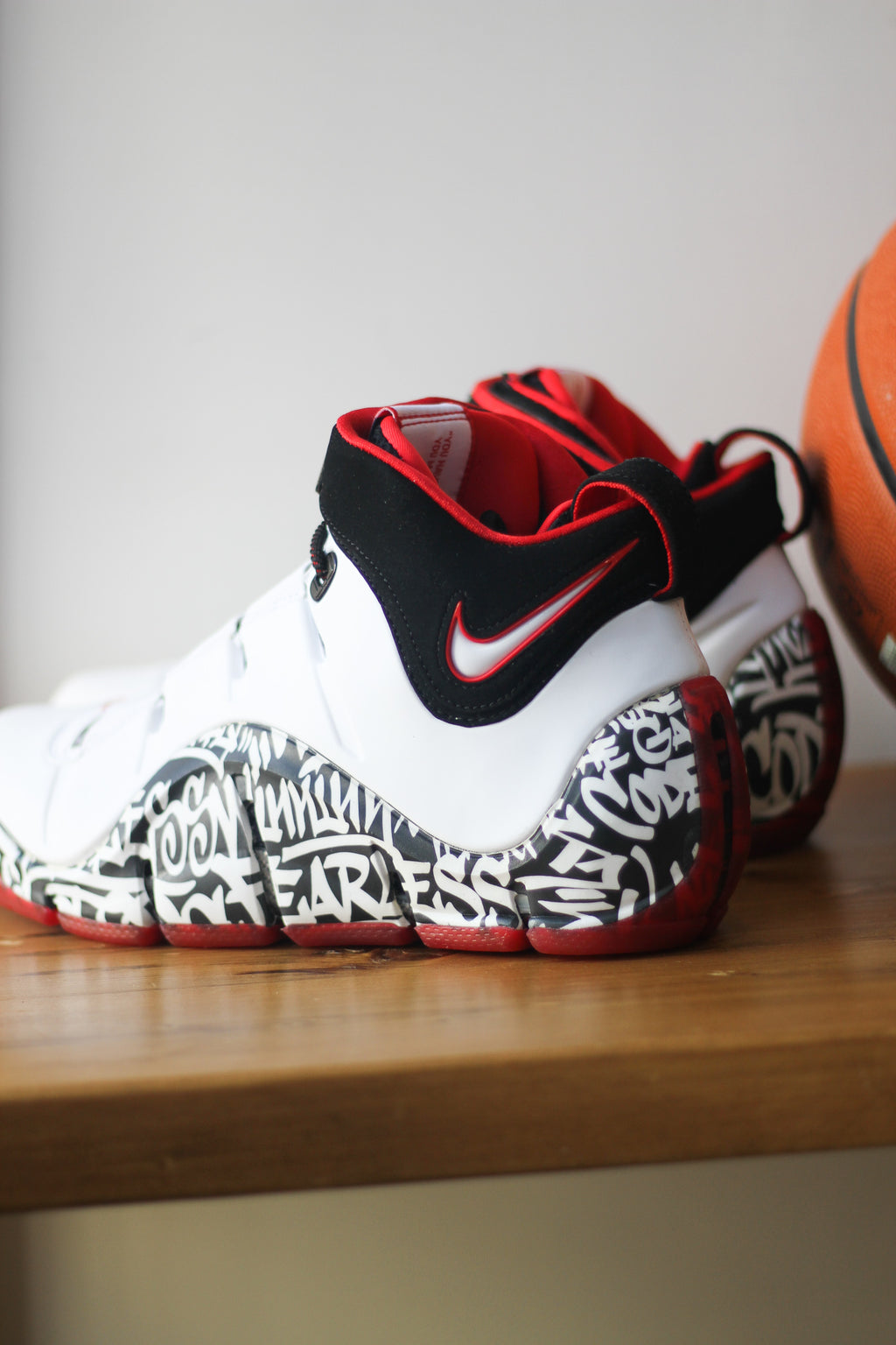 NIKE ZOOM LEBRON 4 GRAFFITI – PACKER SHOES