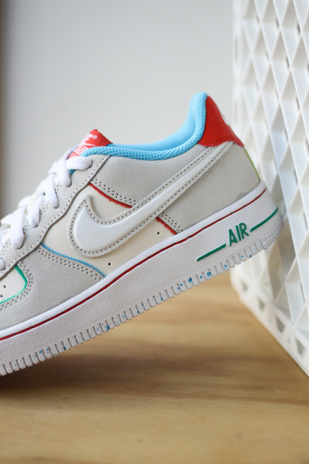 Air force 1 shop outside the lines