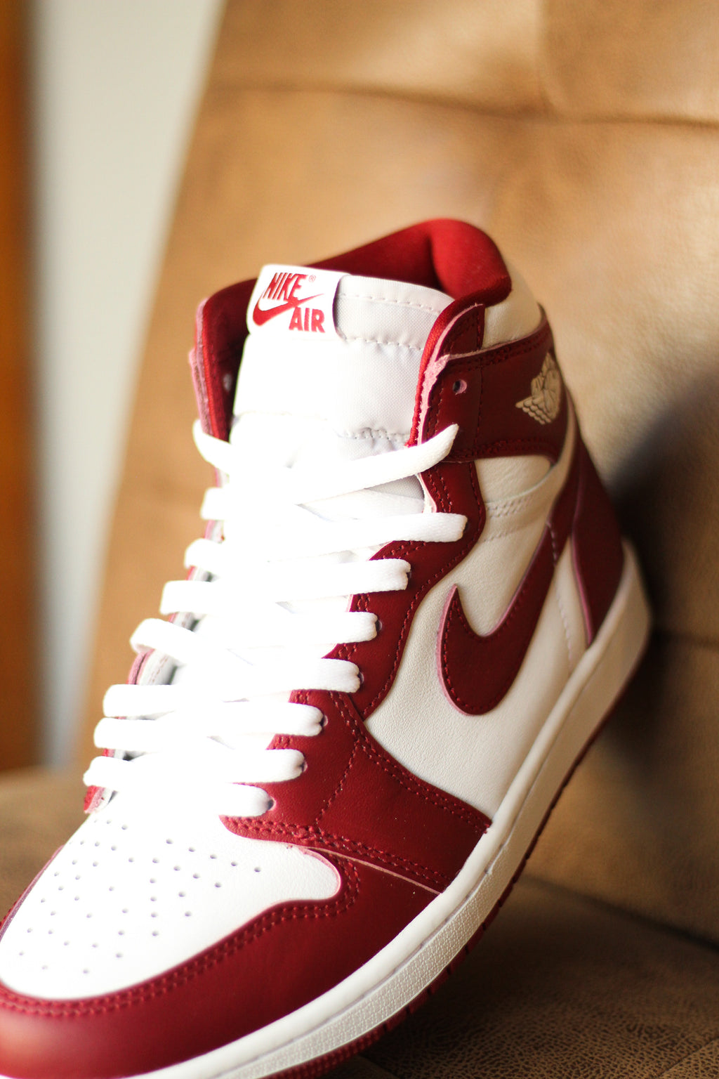 Retro 1 og red and white online