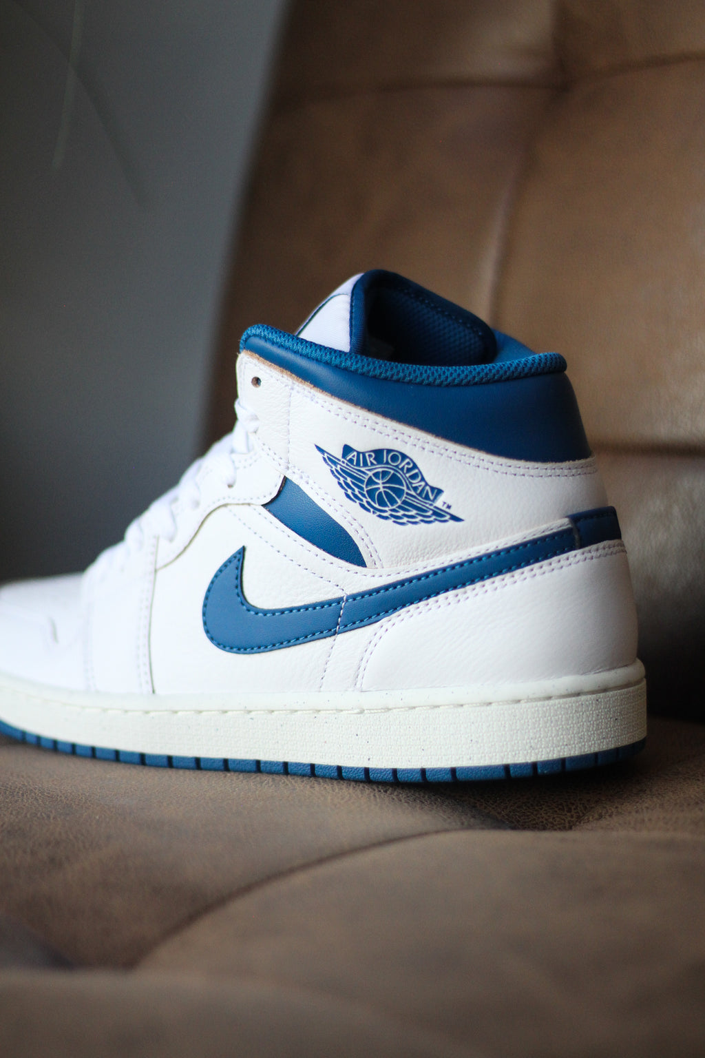 Nike jordan 1 mid se blue sale