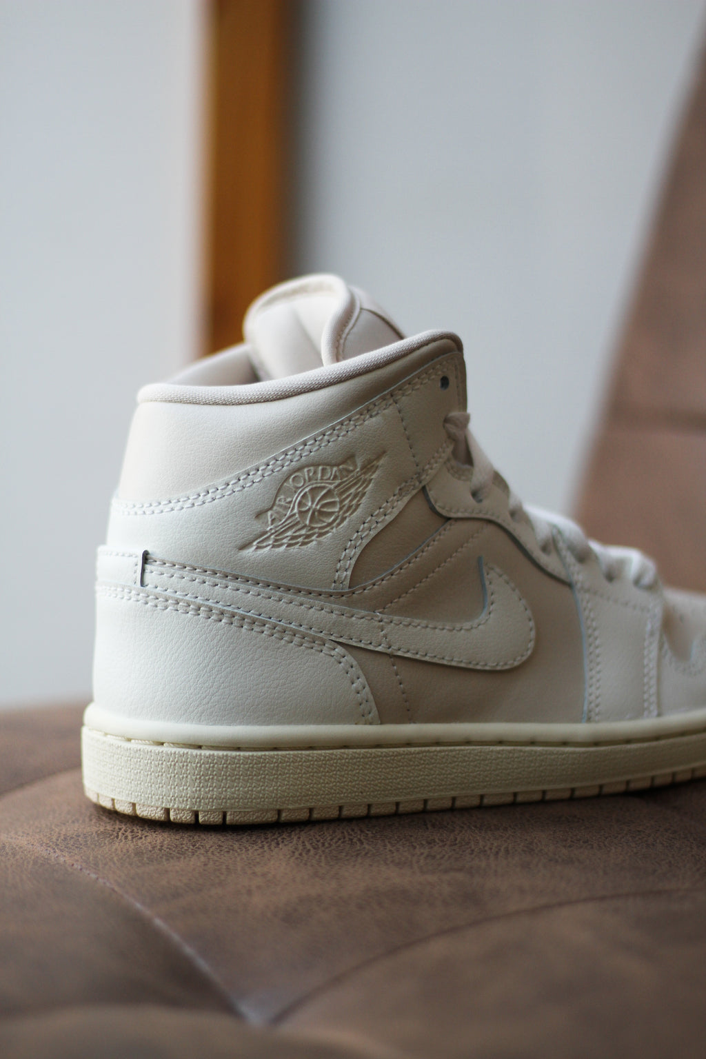 Air jordan retro 1 mid premium online