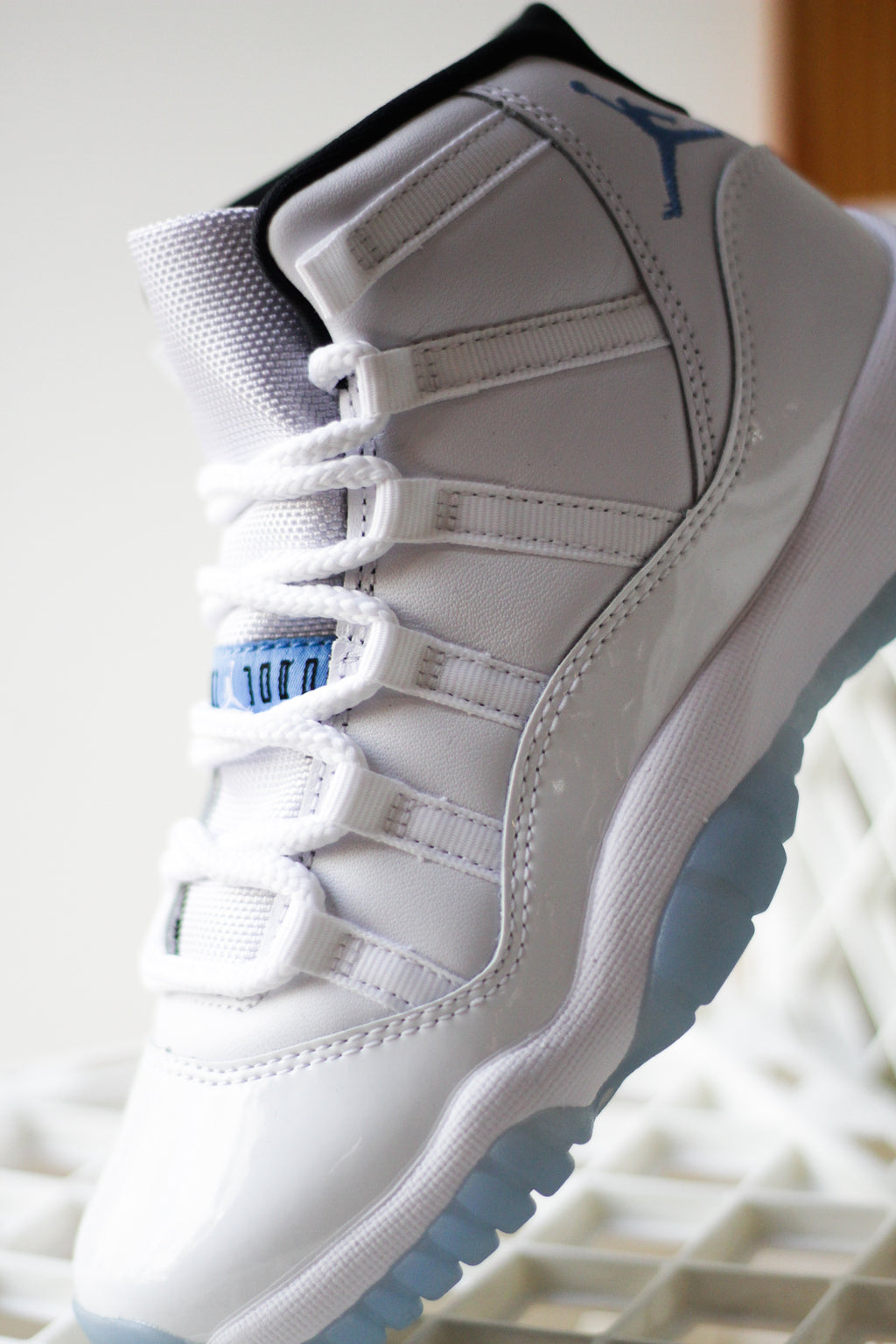 AIR JORDAN 11 RETRO GS LEGEND BLUE Sneaker Room