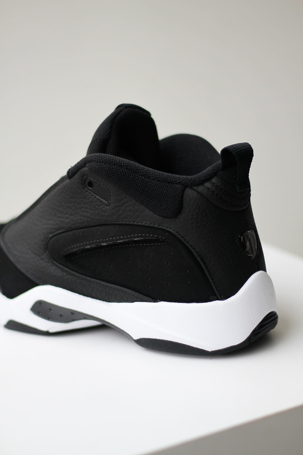 JUMPMAN QUICK 23 BLK WHT Sneaker Room