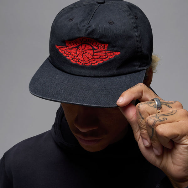 JORDAN PRO RARE AIR UNSTRUCTURED HAT "BLACK/CHILE RED"