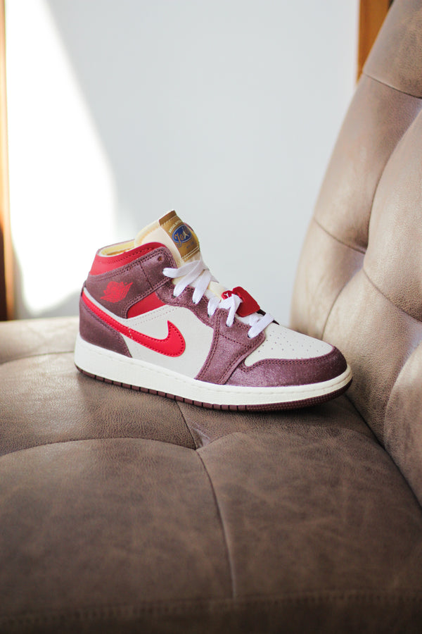 AIR JORDAN 1 MID SE (GS) "COCONUT MILK/VARSITY RED-DARK PONY"