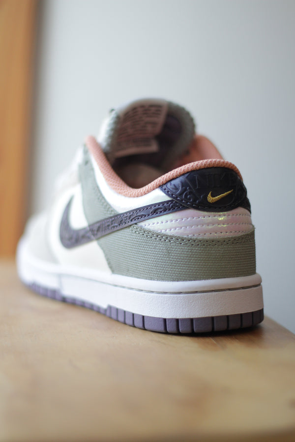 DUNK LOW RETRO SE "SAIL/GRIDIRON-LIGHT BONE-JADE HORIZON"