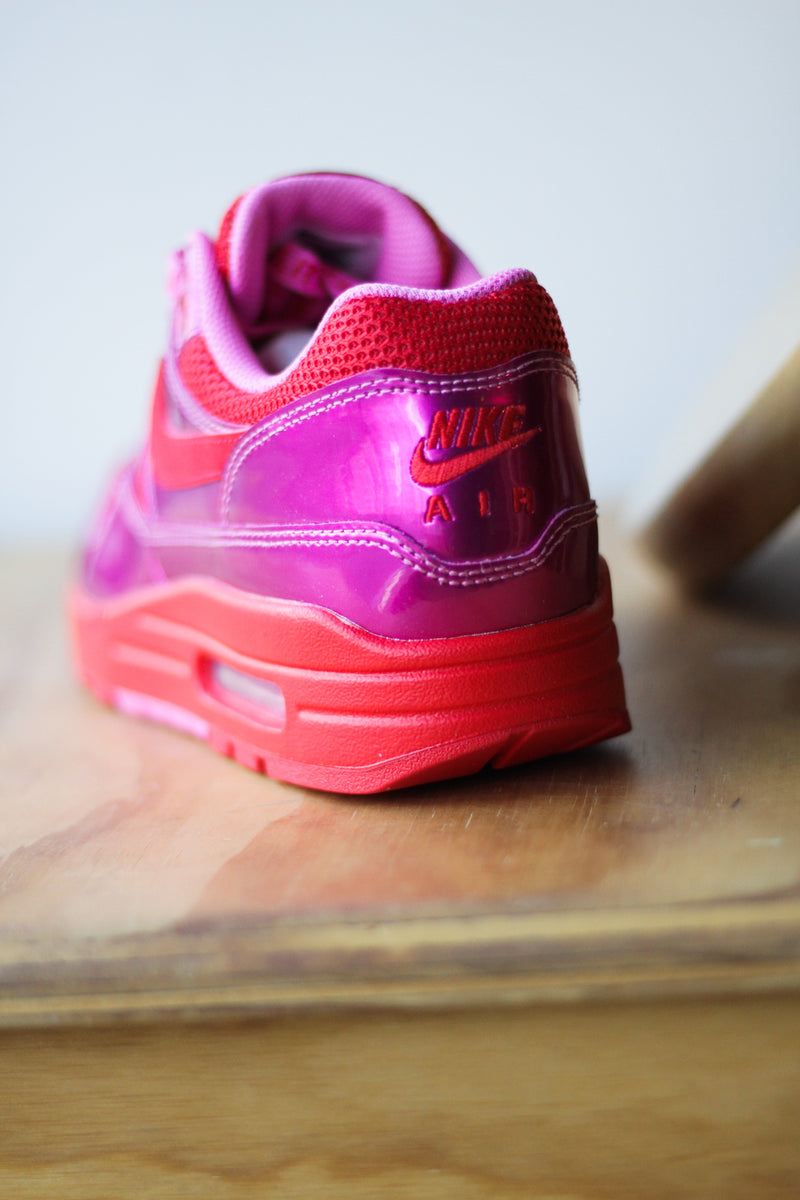 NIKE AIR MAX 1 PREMIUM "PLAYFUL PINK/UNIVERSITY RED-PLAYFUL PIN"