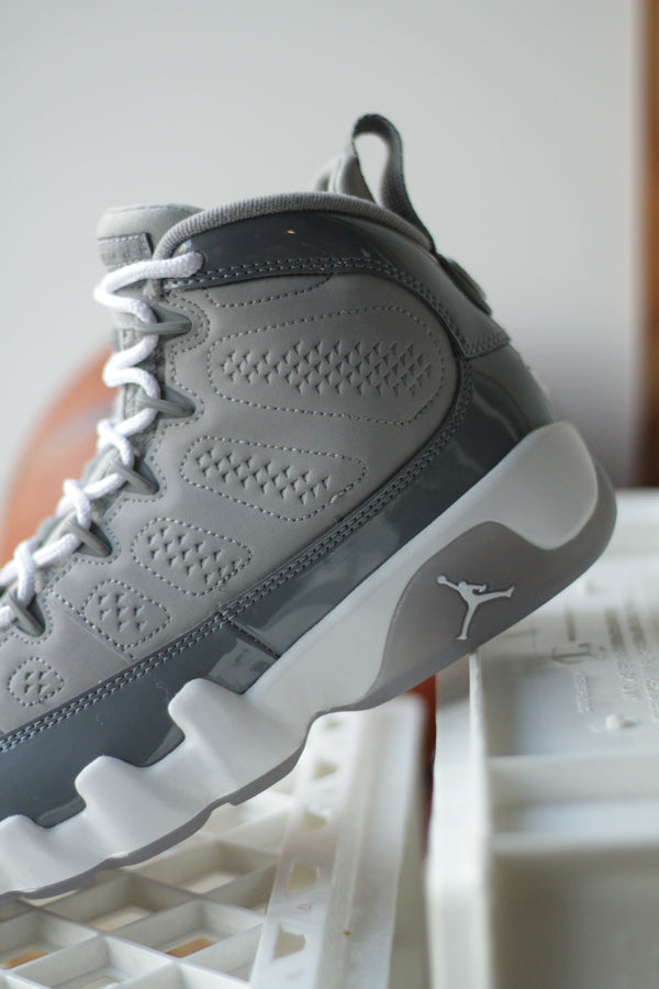 AIR JORDAN 9 RETRO (GS) "MEDIUM GREY/COOL GREY-WHITE"