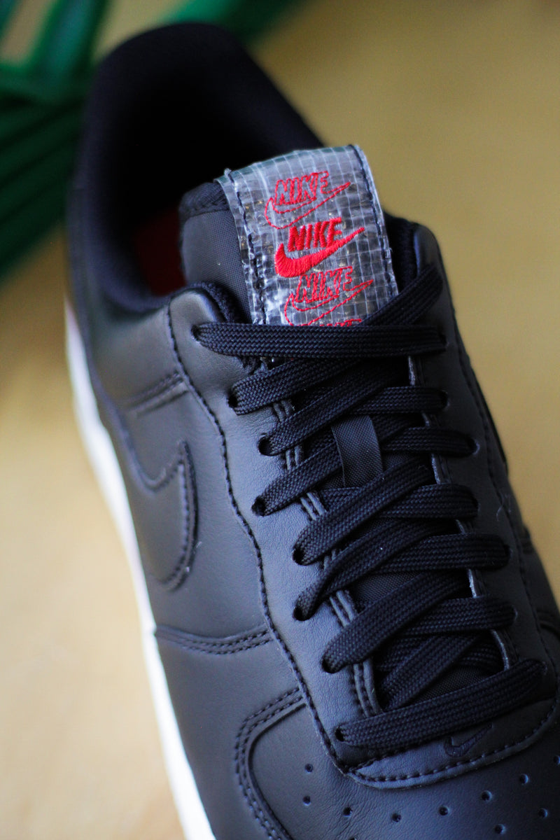 AIR FORCE 1 LOW '07 LX "BLACK/BLACK-WHITE-UNIVERSITY RED"