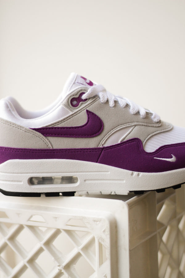 W NIKE AIR MAX 1 '87 TEXTILE "WHITE/BOLD BERRY-NEUTRAL GREY-BLACK"