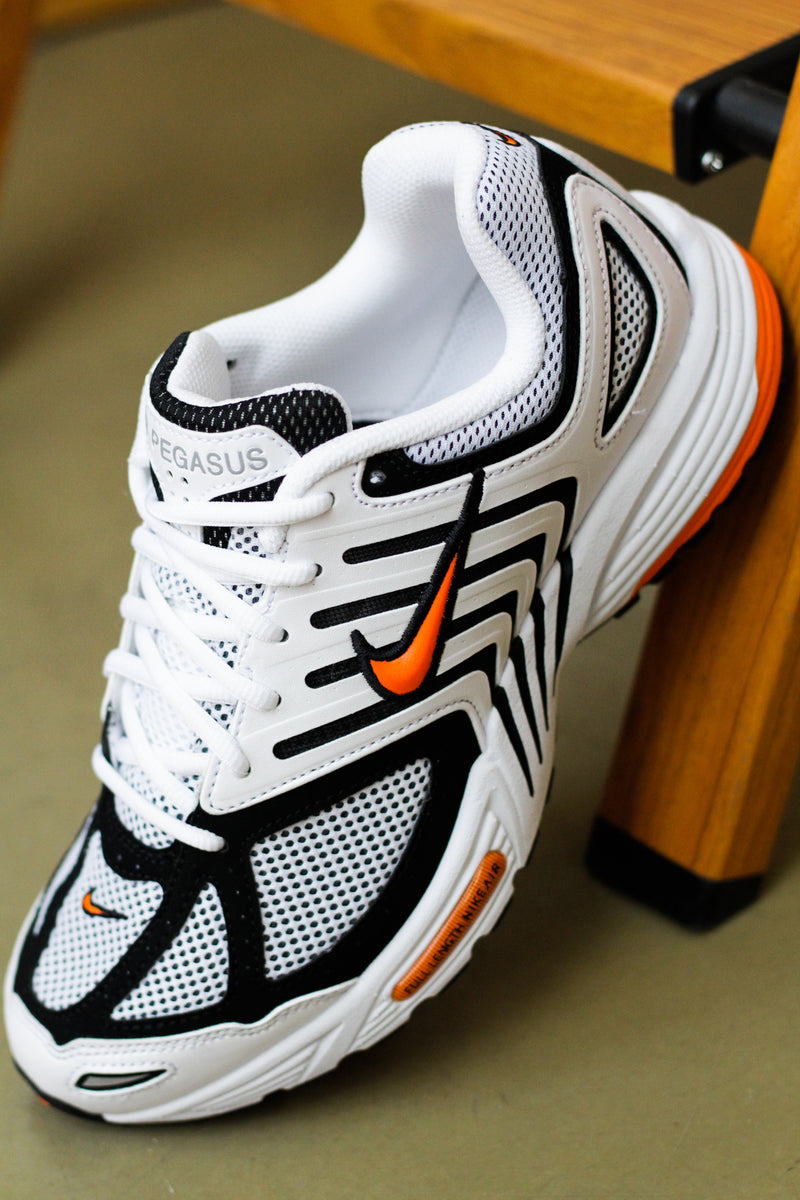 AIR PEGASUS 2005 "WHITE/SAFETY ORANGE-BLACK"