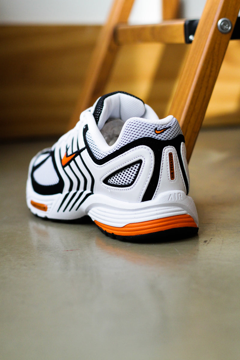 AIR PEGASUS 2005 "WHITE/SAFETY ORANGE-BLACK"