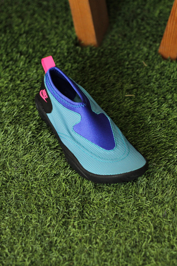 W NIKE AQUA TURF "DUSTY CACTUS/HYPER PINK-HYPER ROYAL"