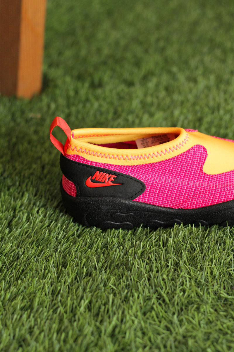 W NIKE AQUA TURF "VIVID PINK/LT CRIMSON-BLACK-LASER ORANGE"