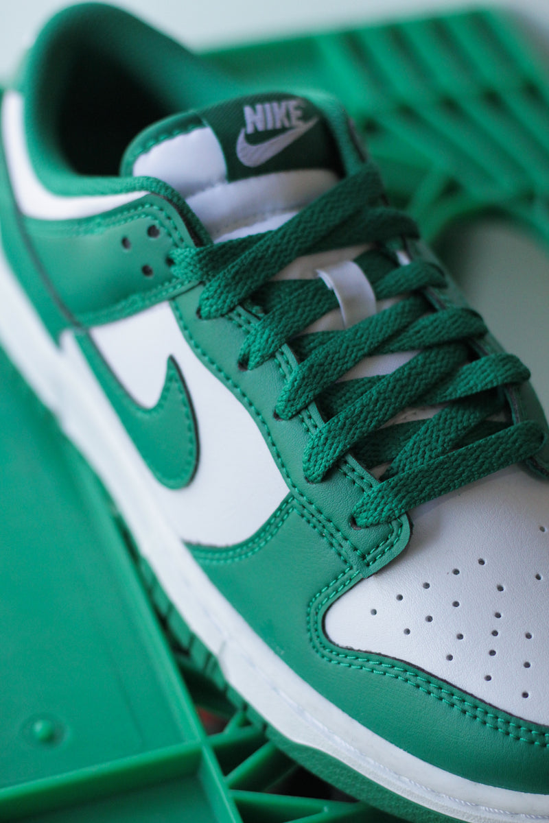 DUNK LOW RETRO "WHITE/MALACHITE"