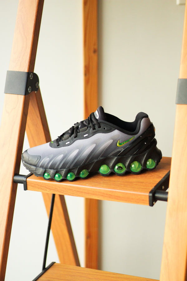 NIKE AIR MAX DN8 "BLACK/VOLT-LT SMOKE GREY-BLACK"