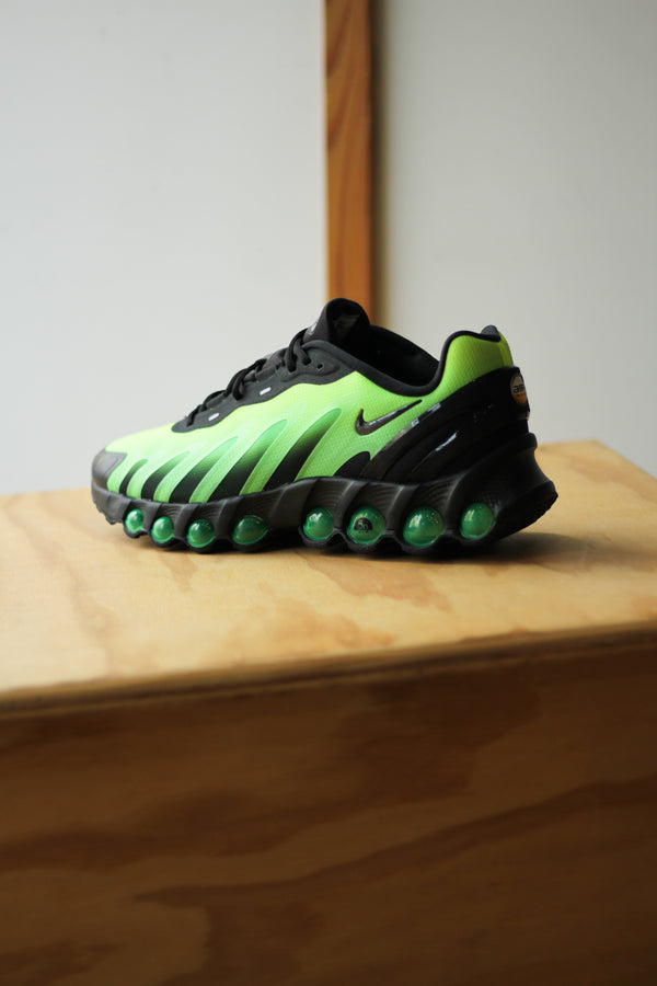 NIKE AIR MAX DN8 "BLACK/BLACK-GREEN STRIKE-VOLT"