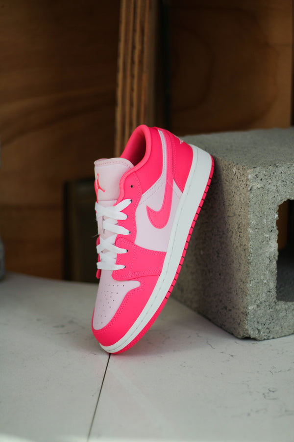 AIR JORDAN 1 LOW (GS) "PINK FOAM/HYPER PINK-SUMMIT WHITE"