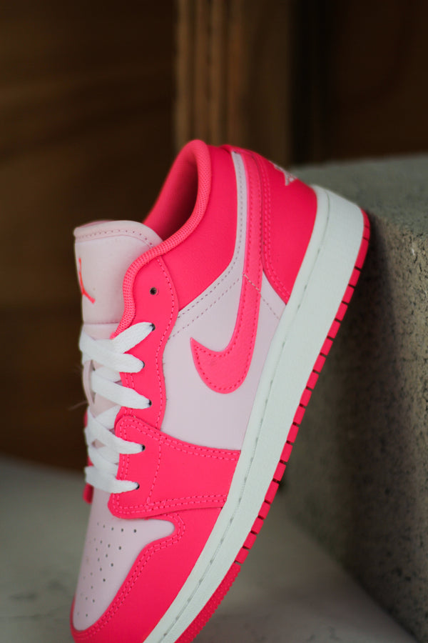 AIR JORDAN 1 LOW (GS) "PINK FOAM/HYPER PINK-SUMMIT WHITE"