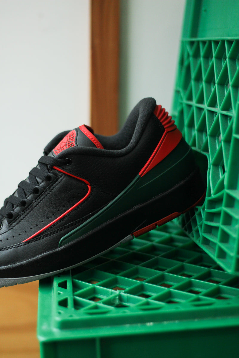 AIR JORDAN 2 RETRO LOW "BLACK/FIRE RED"