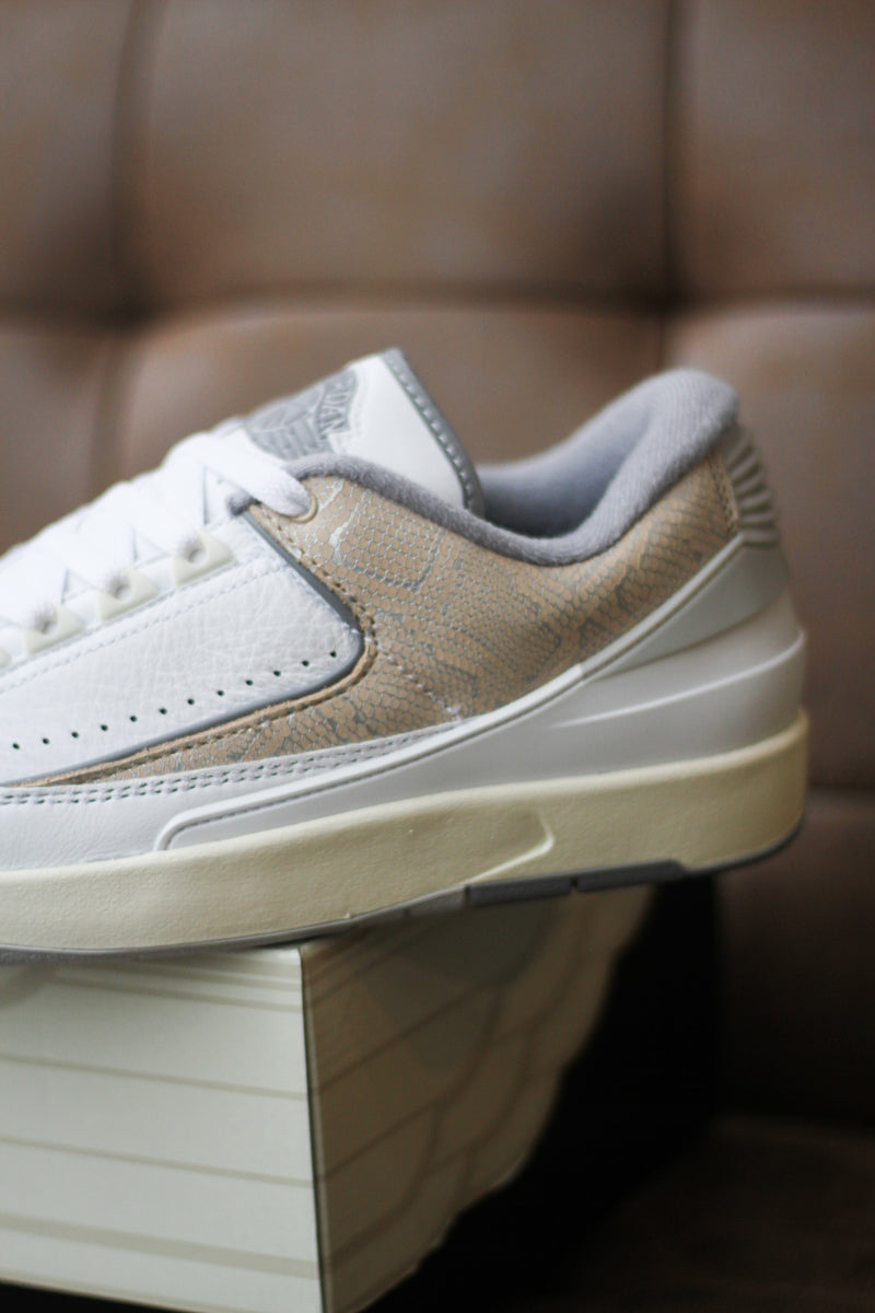 AIR JORDAN 2 RETRO LOW "SANDDRIFT"