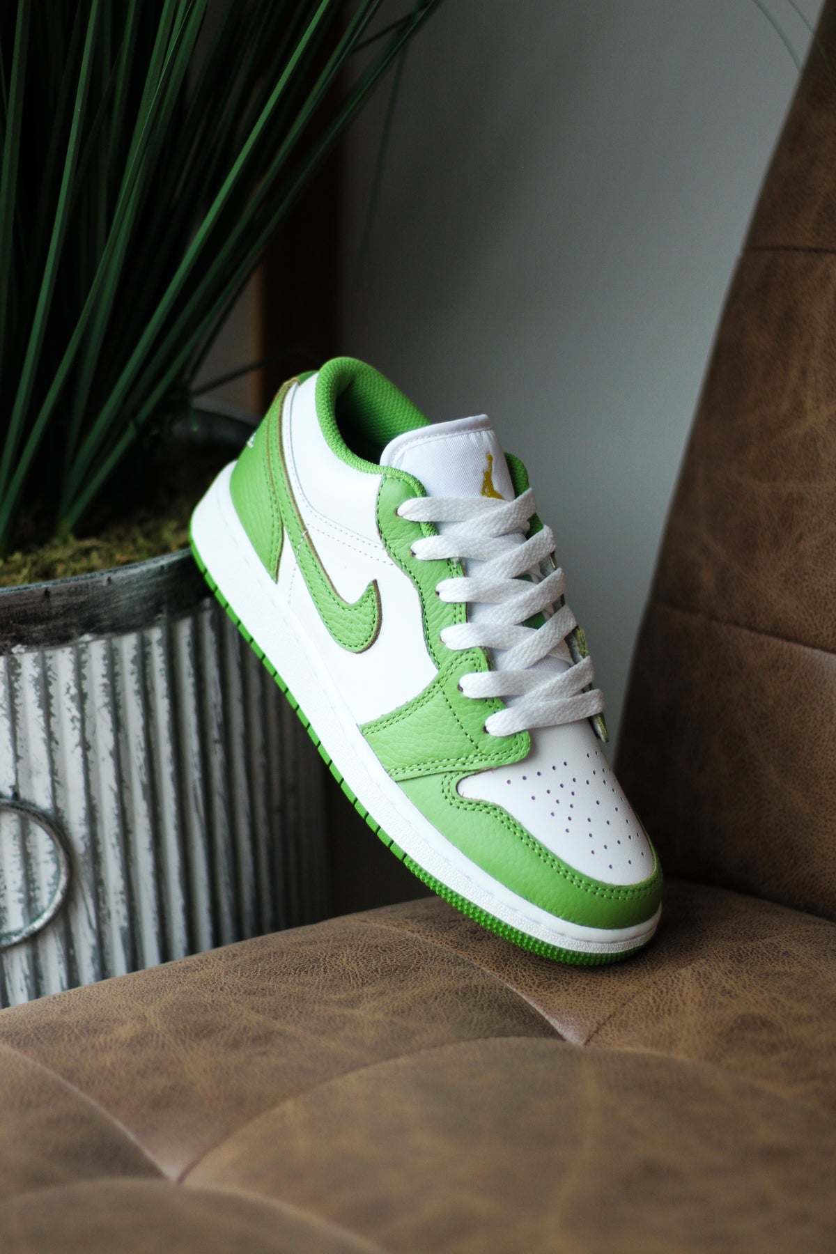 AIR JORDAN 1 LOW SE CHLOROPHYLL Sneaker Room