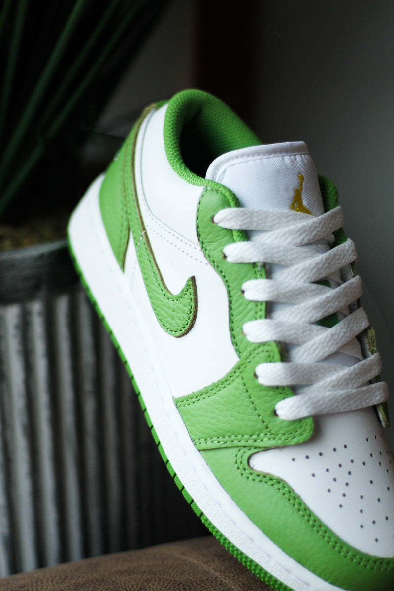 AIR JORDAN 1 LOW SE (GS) "CHLOROPHYLL"