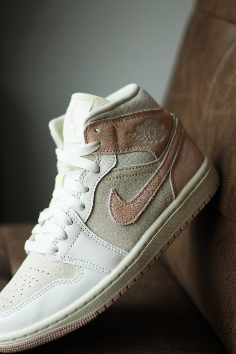 W AIR JORDAN 1 MID SE "COCONUT MILK"