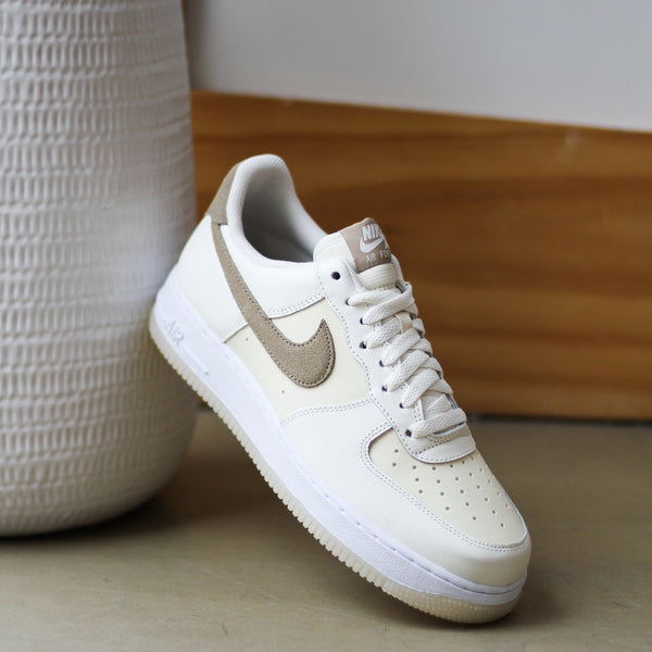 AIR FORCE 1 07 LV8 SAIL Sneaker Room