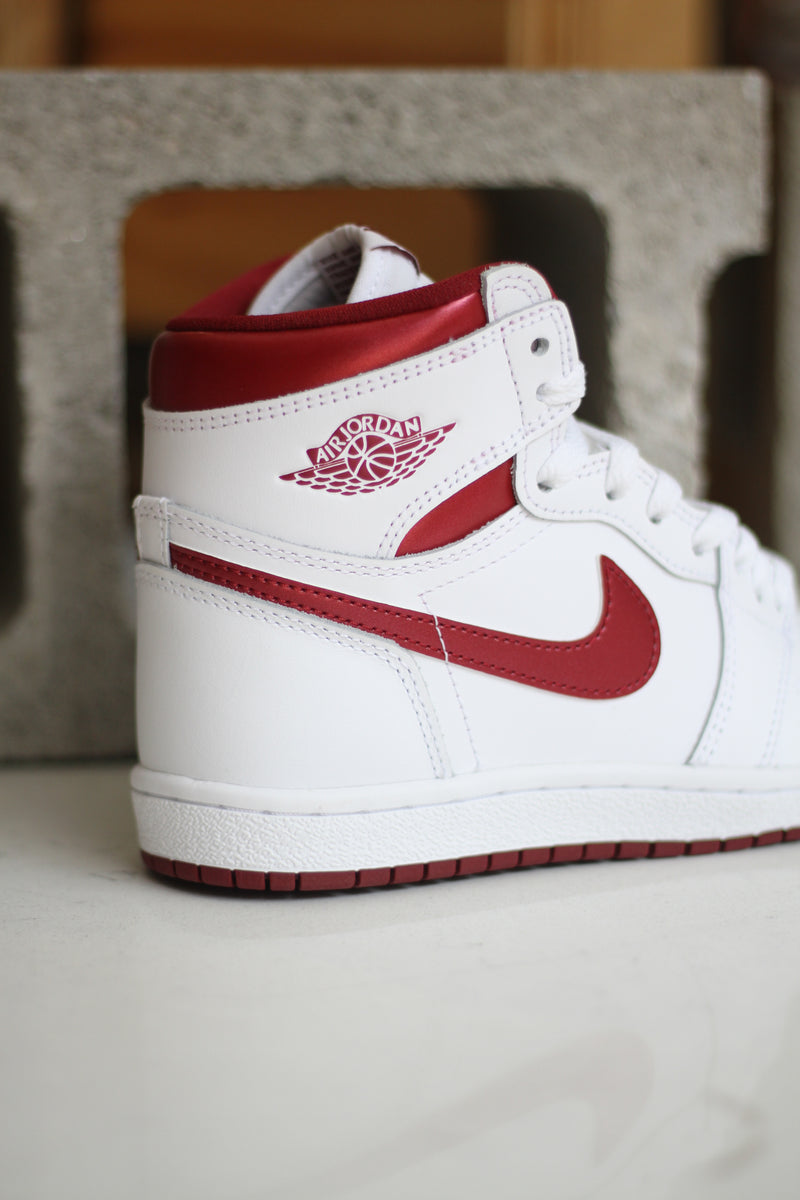 AIR JORDAN 1 HIGH '85 "METALLIC BURGUNDY"