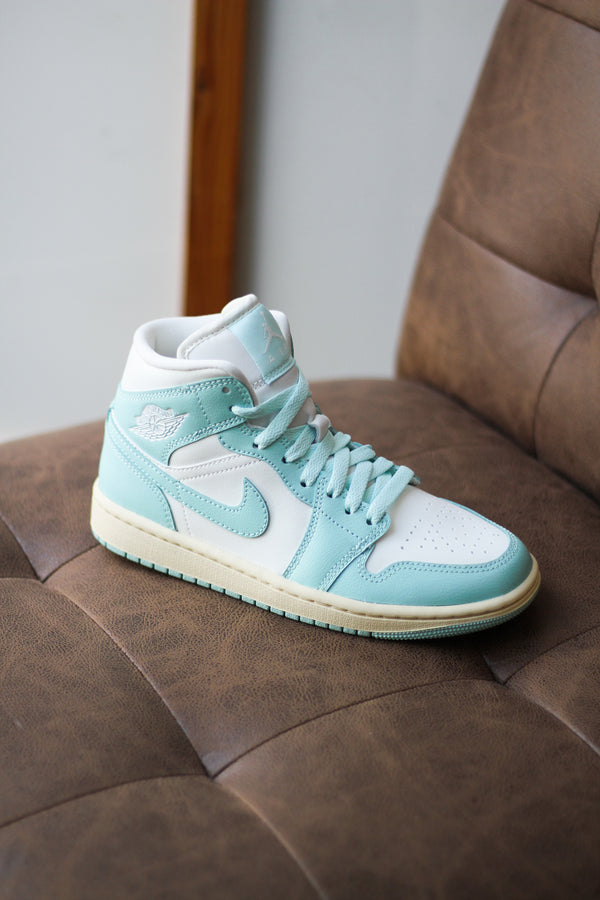 W AIR JORDAN 1 MID "LIGHT DEW"