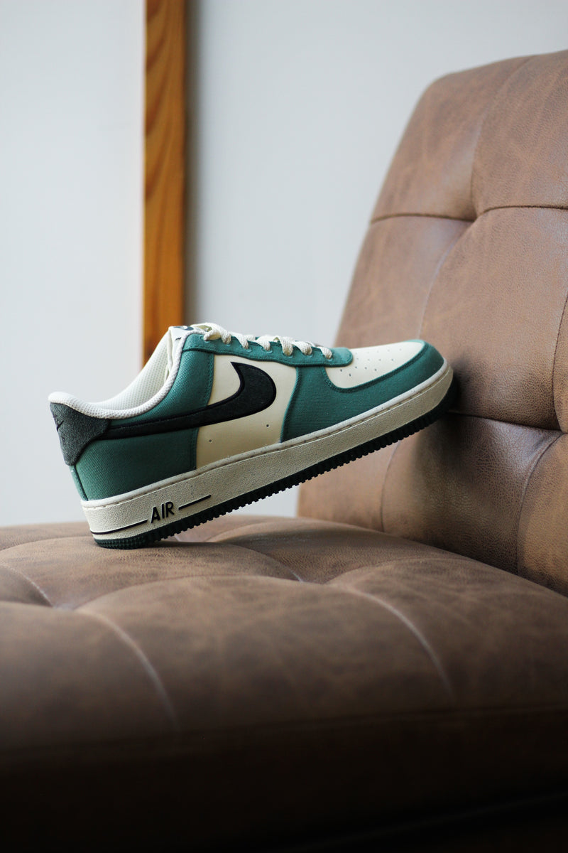 AIR FORCE 1 '07 LV8 "VINTAGE GREEN"