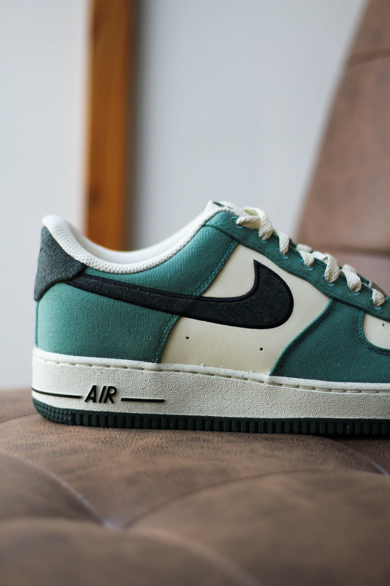 AIR FORCE 1 LV8 (GS) "VINTAGE GREEN"