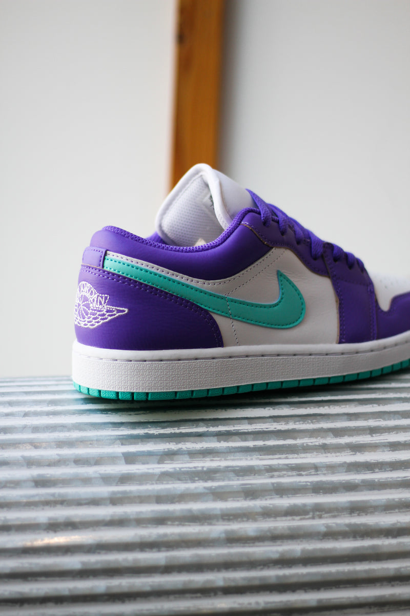 AIR JORDAN 1 LOW SE "PSYCHIC PURPLE"