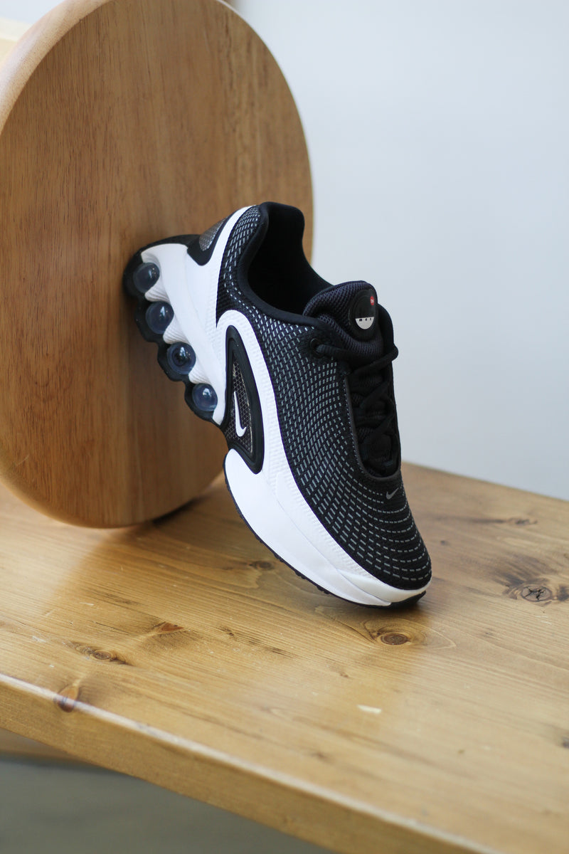 AIR MAX DN (GS) "BLACK/WHITE"