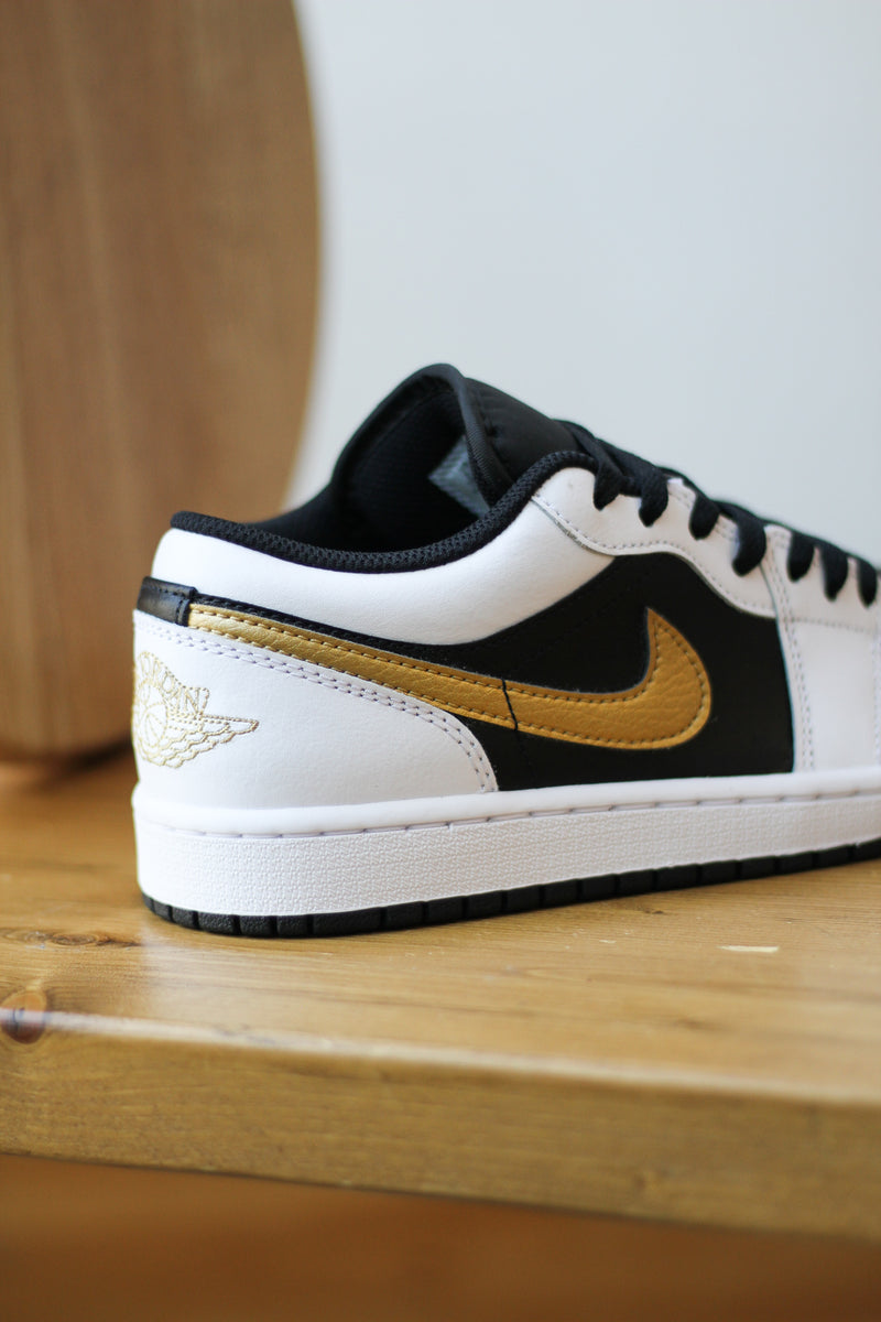 AIR JORDAN 1 LOW "METALLIC GOLD"