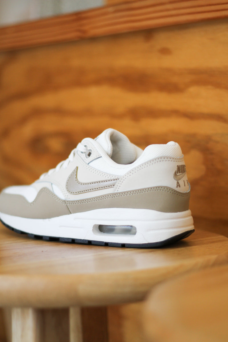 AIR MAX 1 ESS "PHANTOM"