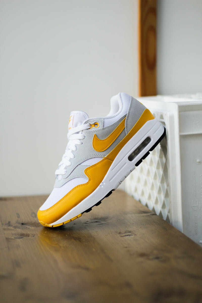 AIR MAX 1 ESS "UNIVERSITY GOLD"