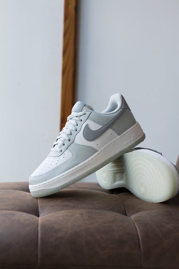 AIR FORCE 1 '07 LV8 "LIGHT SILVER"