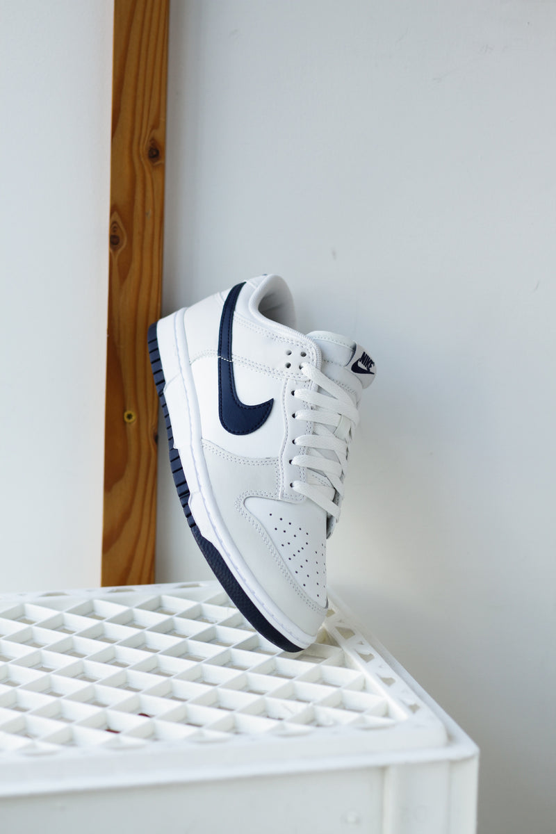 DUNK LOW RETRO "SUMMIT WHITE/MIDNIGHT NAVY"