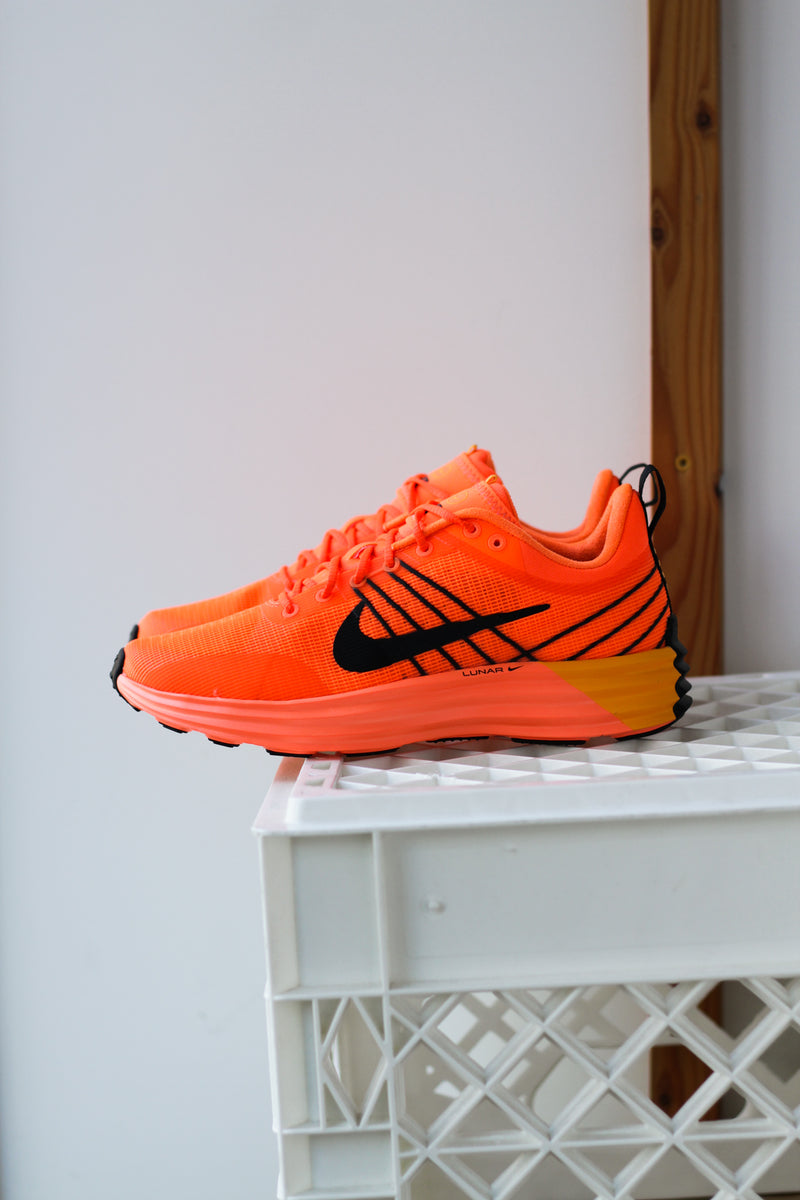 LUNAR ROAM "HYPER CRIMSON"