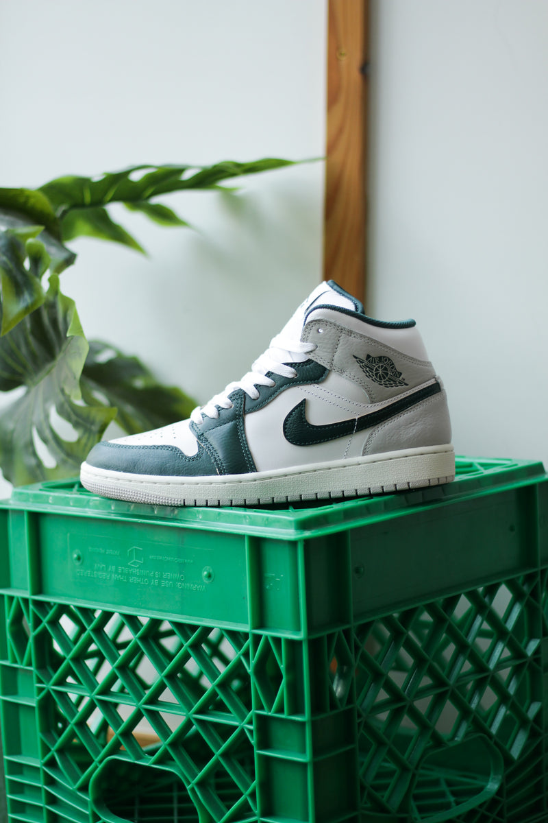 AIR JORDAN 1 MID SE OXIDIZED GREEN Sneaker Room