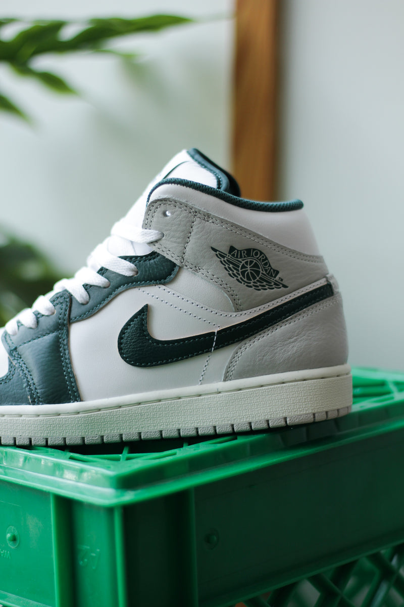 AIR JORDAN 1 MID SE OXIDIZED GREEN