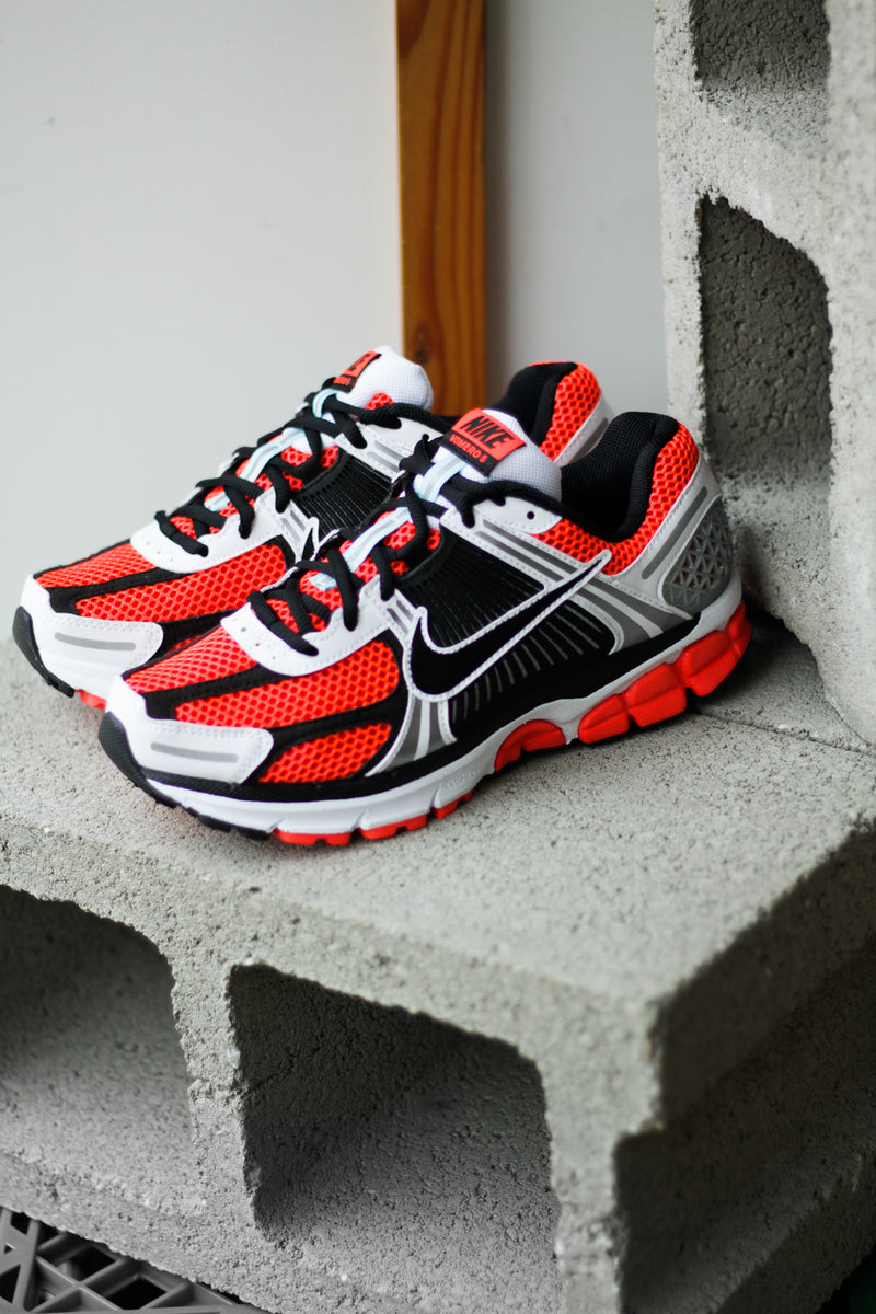 ZOOM VOMERO 5 SE "BRIGHT CRIMSON"