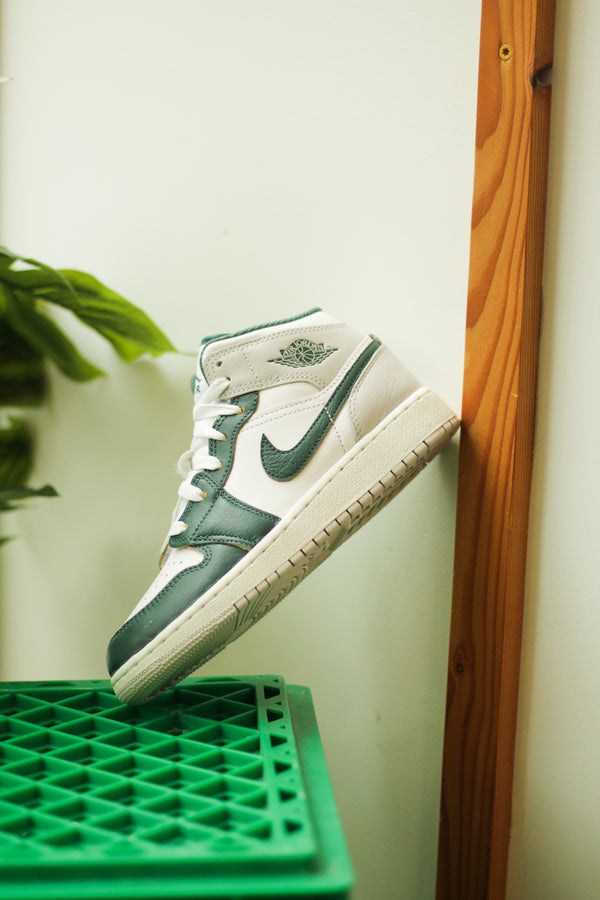 AIR JORDAN 1 MID SE (GS) "OXIDIZED GREEN"