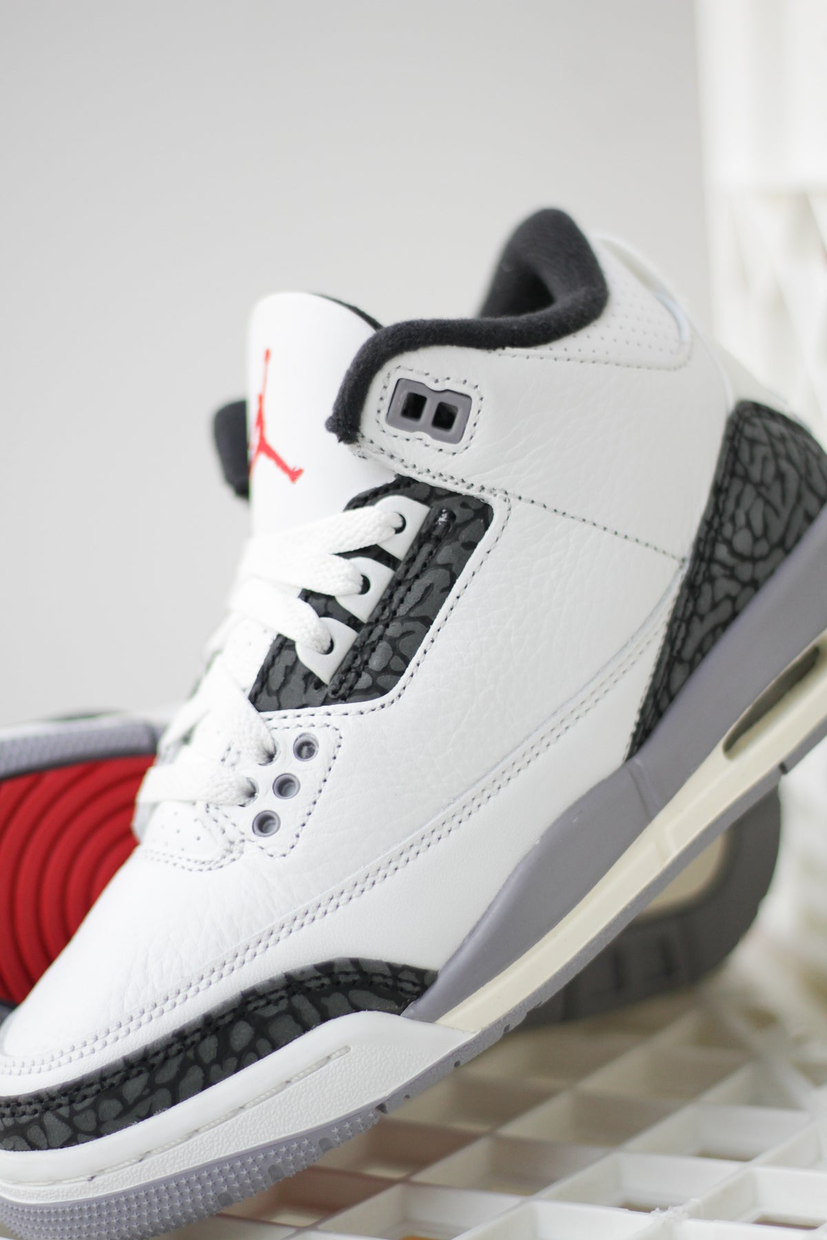 AIR JORDAN 3 RETRO GS CEMENT GREY Sneaker Room