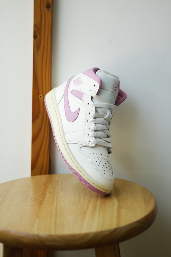 W AIR JORDAN 1 MID "ORCHID"