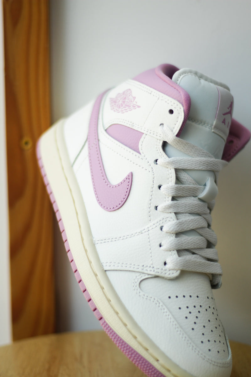 W AIR JORDAN 1 MID "ORCHID"