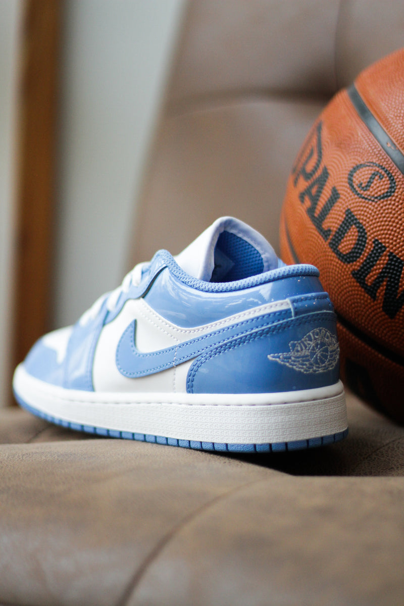 AIR JORDAN 1 LOW SE (GS) "LEGEND BLUE"